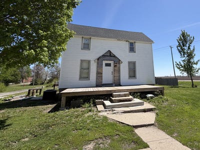 /international/us/2-missouri-street-hindsboro-il-110107959468/