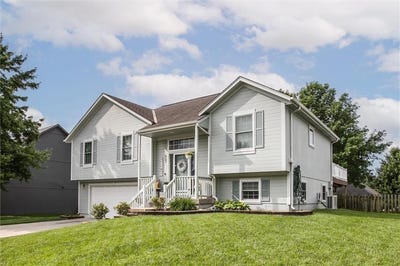 /international/us/807-stratford-drive-raymore-mo-110100218934/