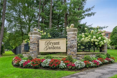 /international/us/3-bryant-crescent-white-plains-ny-110107340693/