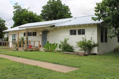 /international/us/1006-n-college-ave-brady-tx-110109063761/