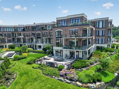 /international/us/10-shore-road-glenwood-landing-ny-110109216443/