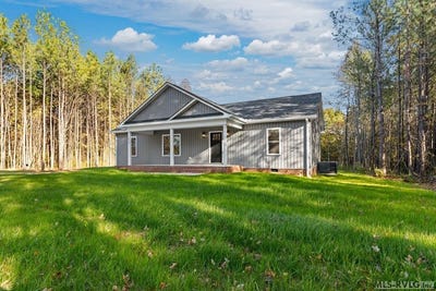 /international/us/780-country-lane-south-hill-va-110106317369/