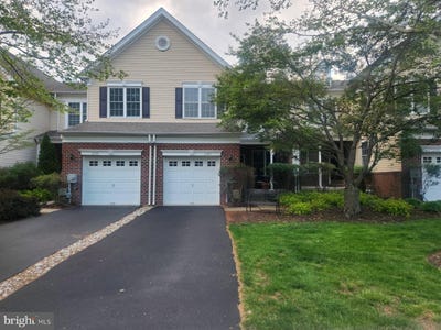 /international/us/2327-dorchester-street-w-furlong-pa-110107711822/