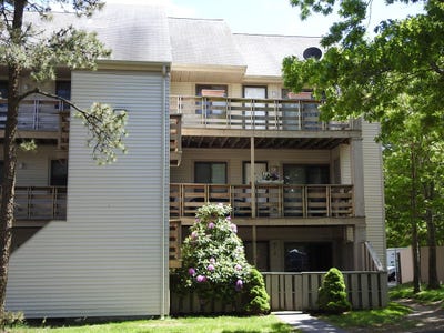 /international/us/800-bearses-way-hyannis-ma-110108411023/
