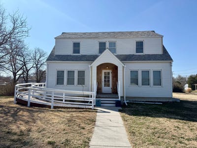 /international/us/315-w-lincoln-ave-lincoln-ks-110106297042/