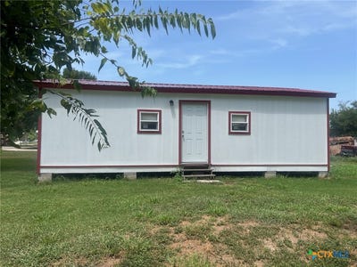 /international/us/906-4th-street-edna-tx-110093030897/