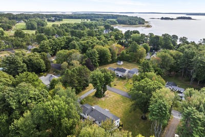 /international/us/56-carroll-street-falmouth-me-110110239389/