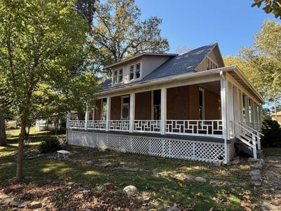 /international/us/135-s-8th-street-mammoth-spring-ar-110108026471/