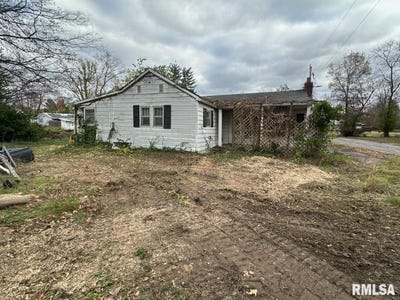 /international/us/602-e-lincoln-street-galatia-il-110104560423/