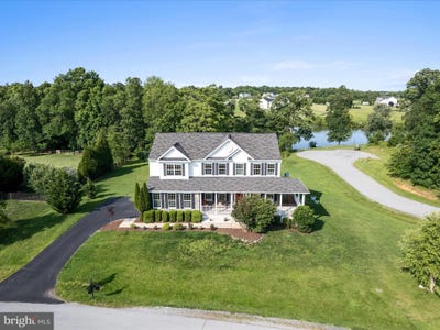 /international/us/36522-winding-oak-place-purcellville-va-110100780811/