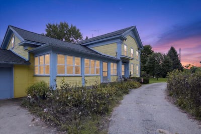 /international/us/17705-w-old-us-hwy-12-chelsea-mi-110110349326/