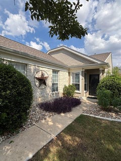 /international/us/218-monument-hill-trl-georgetown-tx-110120040250/
