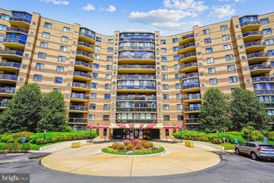 /international/us/8360-greensboro-dr-1010-mclean-va-110107378283/