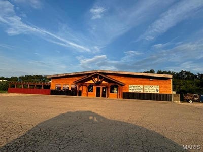 /international/us/25-commercial-drive-van-buren-mo-110093519865/