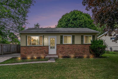 /international/us/3400-radford-drive-lansing-mi-110101066153/