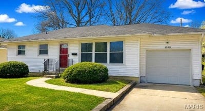 /international/us/1090-lindsay-lane-florissant-mn-110107782217/