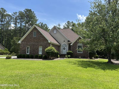 /international/us/118-saint-andrews-circle-new-bern-nc-110108359946/