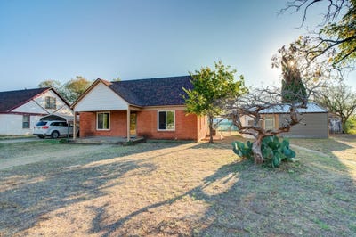 /international/us/417-s-berkshire-crosbyton-tx-110100562287/