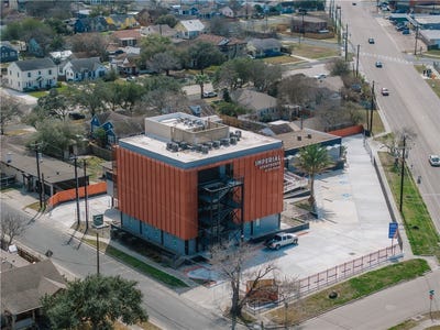 /international/us/1801-s-staples-street-corpus-christi-tx-110100475925/