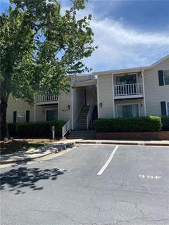 /international/us/5639-hornaday-road-greensboro-nc-110108149799/