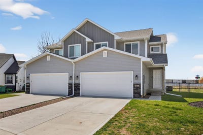 /international/us/1027-adler-court-de-soto-ia-110106924705/