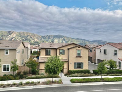 /international/us/2072-harvest-loop-santa-paula-ca-110109086487/