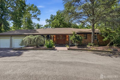/international/us/109-ne-fresh-ponds-road-south-brunswick-nj-110108961436/