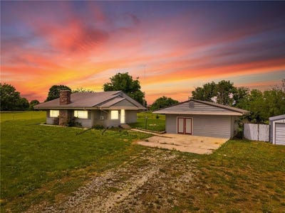 /international/us/12376-liv-302-road-chillicothe-mo-110108378853/