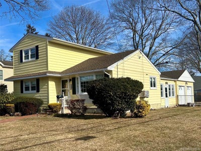 /international/us/1123-hyman-avenue-bay-shore-ny-110105358285/