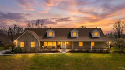 /international/us/712-cherry-hill-road-amherst-va-110106678156/