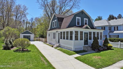 /international/us/25-taylor-st-pittsfield-ma-110107752297/
