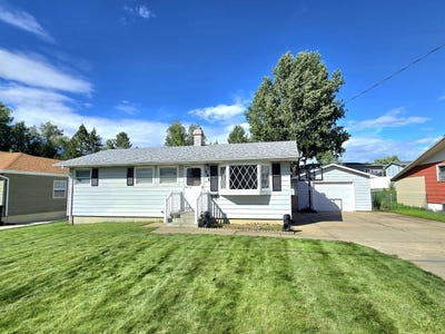 /international/us/131-maple-ave-glendive-mt-110101478770/