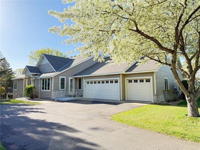 /international/us/8819-stonebrooke-court-woodbury-mn-110108059465/