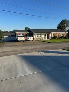 /international/us/83-sunset-drive-milton-wv-110108542301/