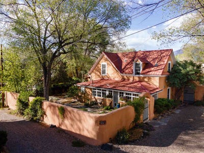 /international/us/228-valverde-taos-nm-110108445472/
