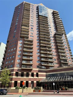 /international/us/300-walnut-street-unit-1505-des-moines-ia-110100744029/