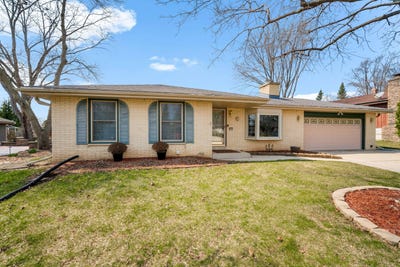 /international/us/8125-s-58th-st-franklin-wi-110107207395/