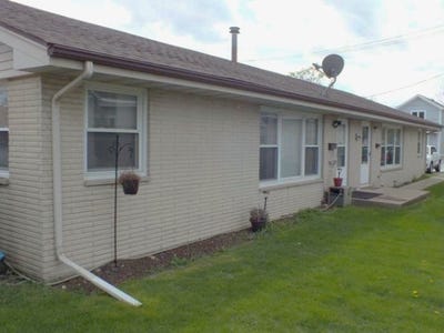 /international/us/557-e-division-street-lockport-il-110108342653/