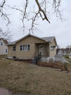 /international/us/402-w-pleasant-valley-sigourney-ia-110106698621/