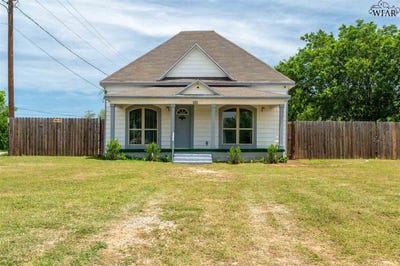 /international/us/101-s-walnut-street-petrolia-tx-110099772993/
