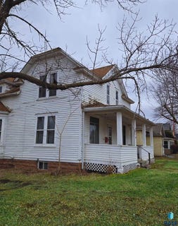 /international/us/210-w-2nd-ave-flandreau-sd-110105314331/