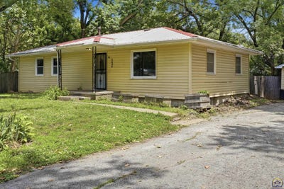 /international/us/1130-main-st-perry-ks-110108549206/