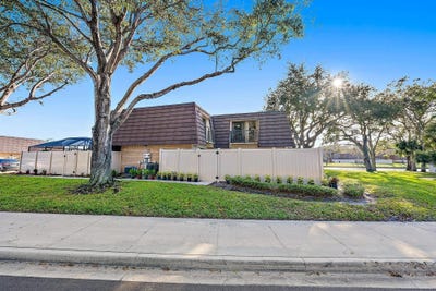 /international/us/7105-71st-way-west-palm-beach-fl-110099188592/