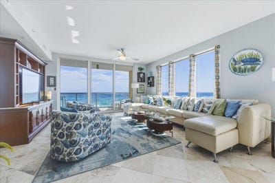 /international/us/8477-gulf-boulevard-navarre-fl-110108334146/