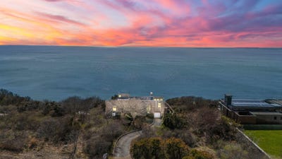 /international/us/23-crestview-circle-truro-ma-110100947678/