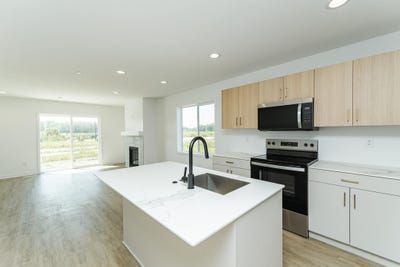 /international/us/1097-century-village-lane-ne-rochester-mn-110106467689/
