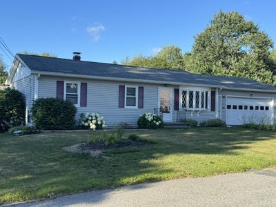 /international/us/22-bosse-street-lewiston-me-110101147820/