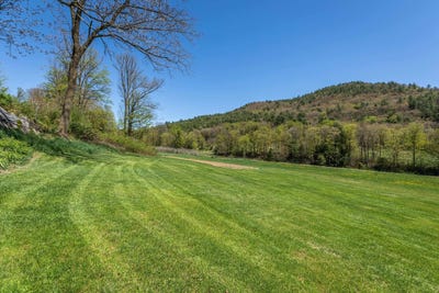 /international/us/green-mountain-turnpike-chester-vt-110098274366/