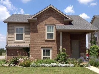 /international/us/100-mccowans-ferry-alley-versailles-ky-110108917499/