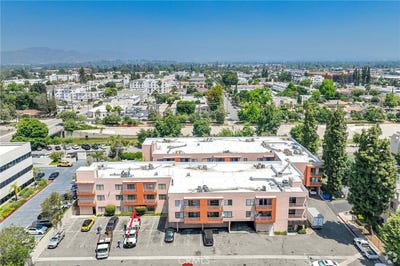 /international/us/6815-remmet-avenue-canoga-park-ca-110100768423/